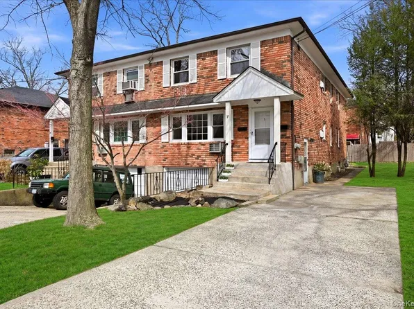 7 Anchorage Road, Port Washington, NY 11050