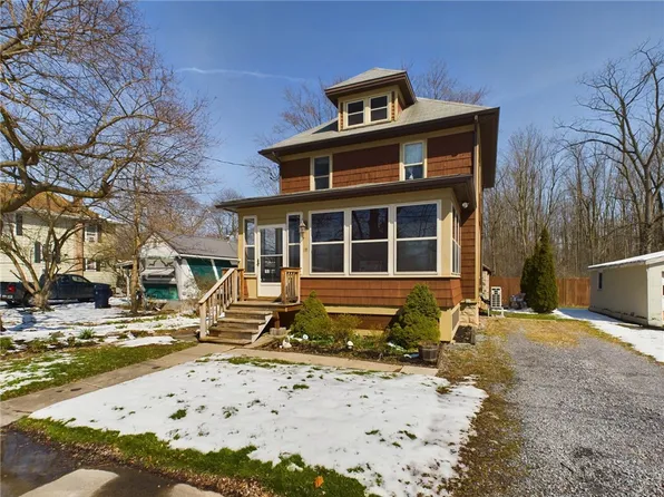 19 Pine St, Seneca Falls, NY 13148