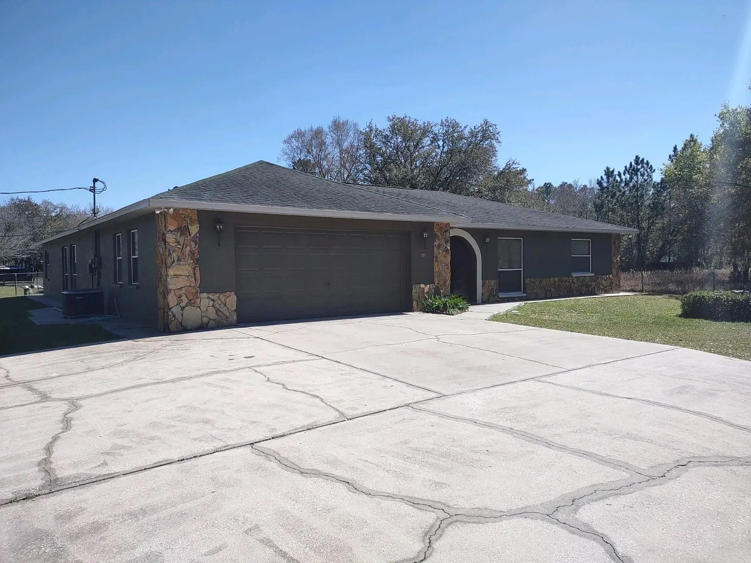 7624 Tallowtree Dr — Photo 2