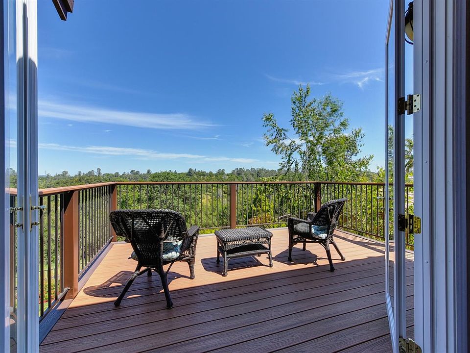 1st image of 541 Sawka Dr