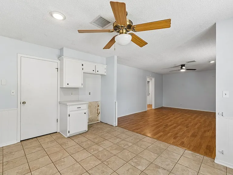 213 S Silver Dr — Photo 11
