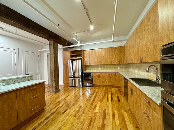 5th image of 275 Conover St Suite 3Q