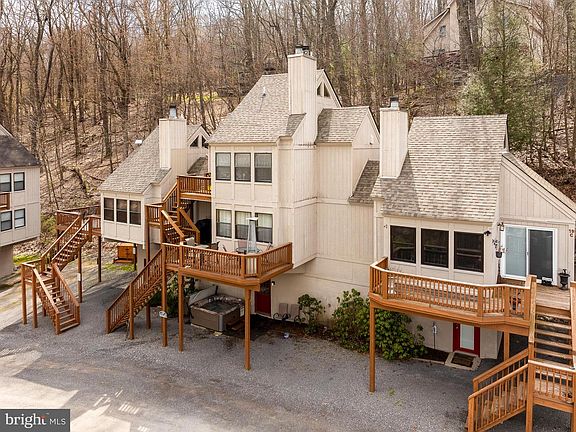2nd image of 135 Jeffrey Ln #19A