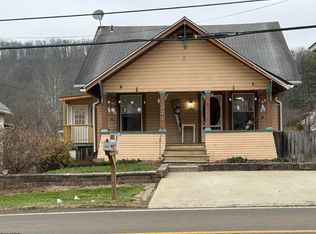 221 Meadow Ave, Mannington, WV 26582