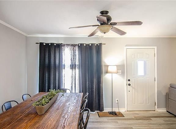 2nd image of 4802 Juniper Ln