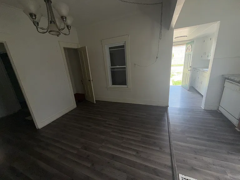 818 Halter Ct NW — Photo 5