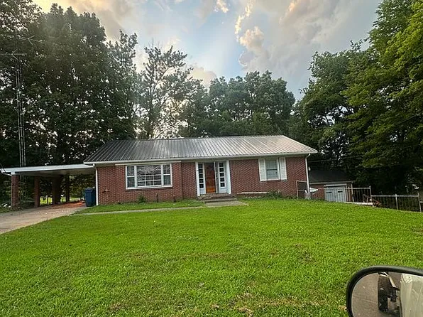100 S Mart St, Morganfield, KY 42437
