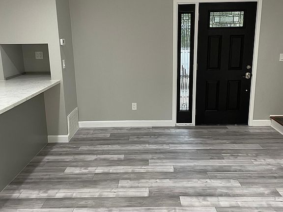 4th image of 14866 Farwell Ave