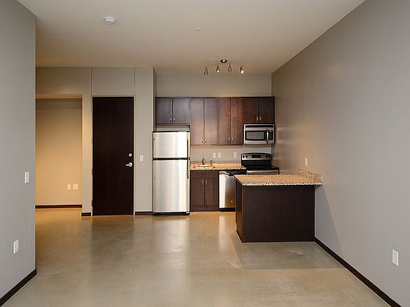 2nd image of 1501 Jackson St #513