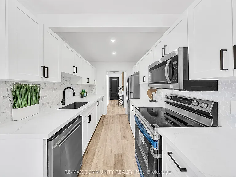 733 Lublin Ave — Photo 5