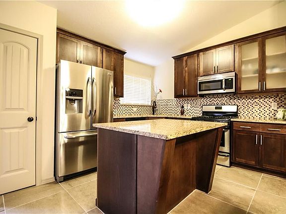 4th image of 13479 Hazelwood St
