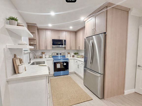 5th image of 1127 S Bedford Dr #101