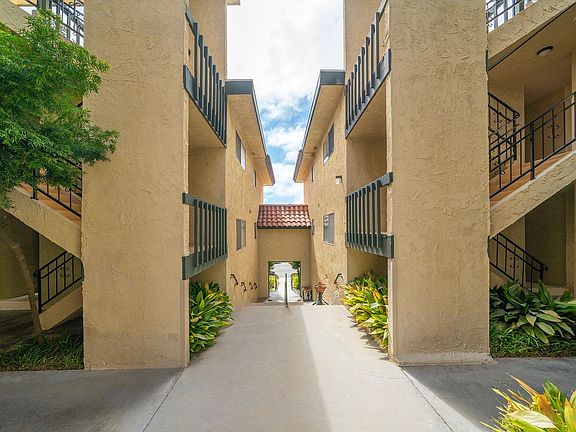 3rd image of 1454 Monterey Blvd APT 108