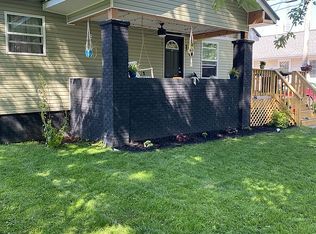 516 E Madison Ave, Chrisman, IL 61924