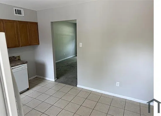 5751 Overlook Rd — Photo 9