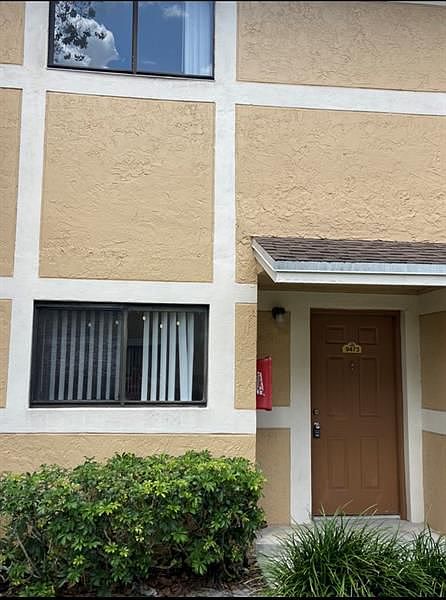 1st image of 9473 Palm Cir N