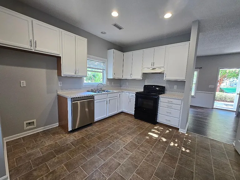 1566 Clark Sound Cir — Photo 6