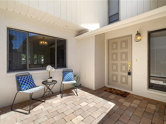 3rd image of 462 Lakeview Dr APT 3