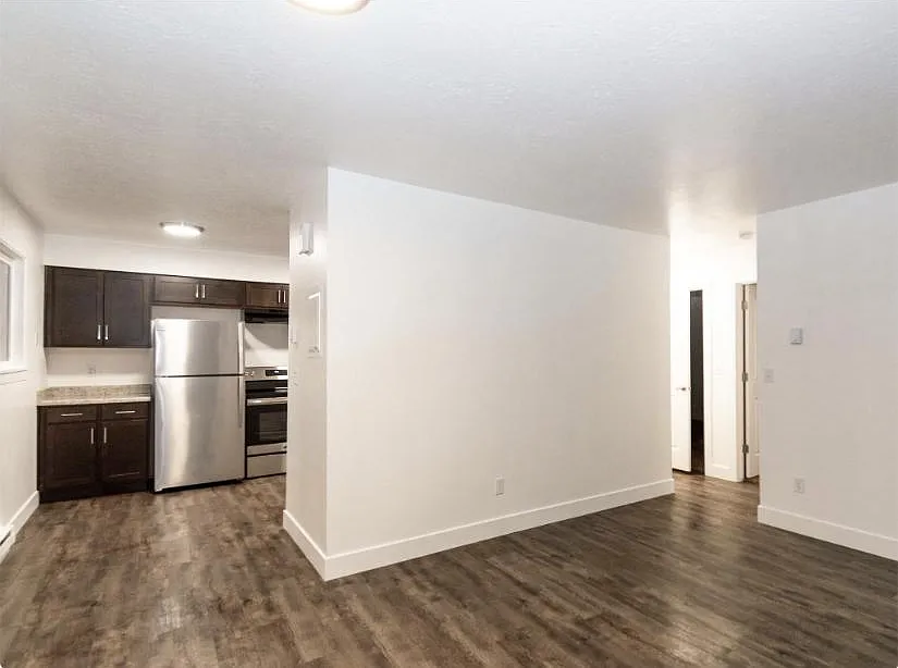2 bed, 1000 sqft, $1,065 — Photo 2