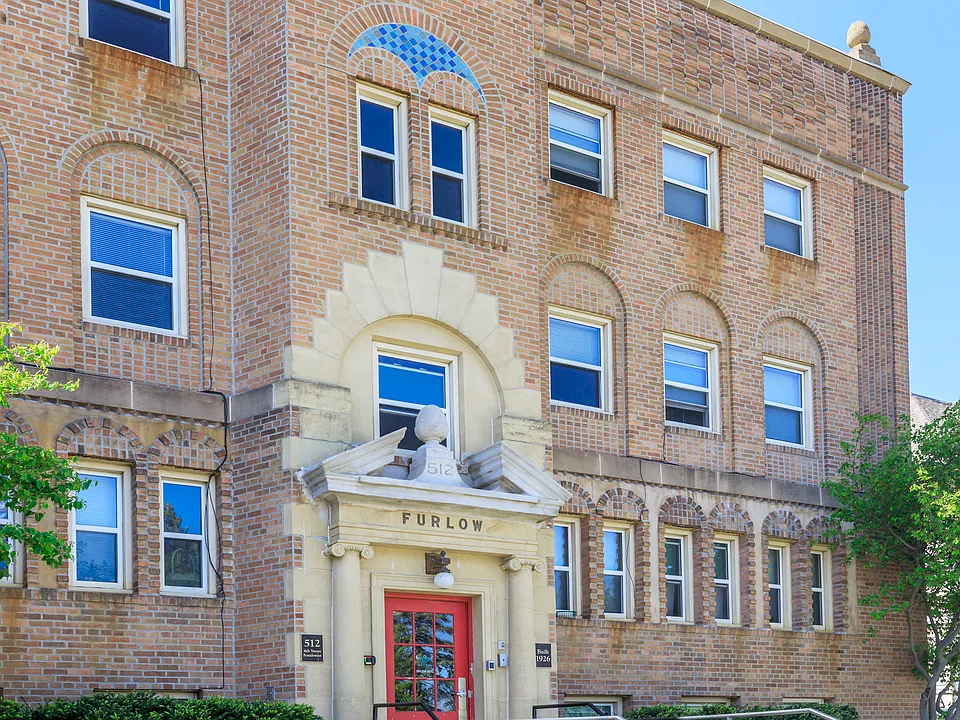 Building Photo 4