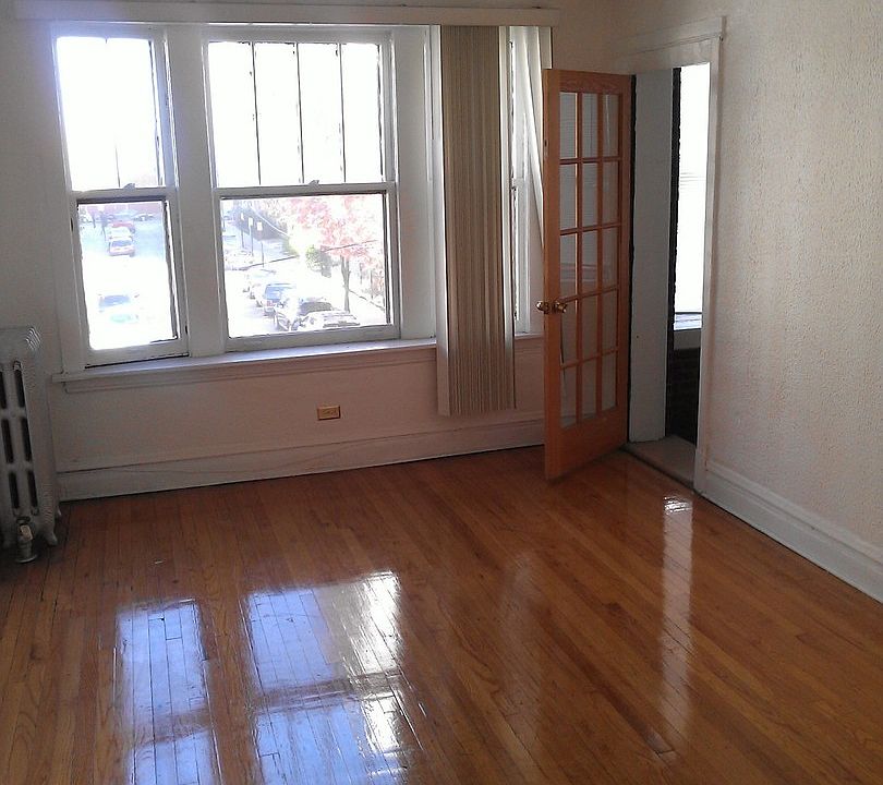 1st image of 1961 E 72nd St #2