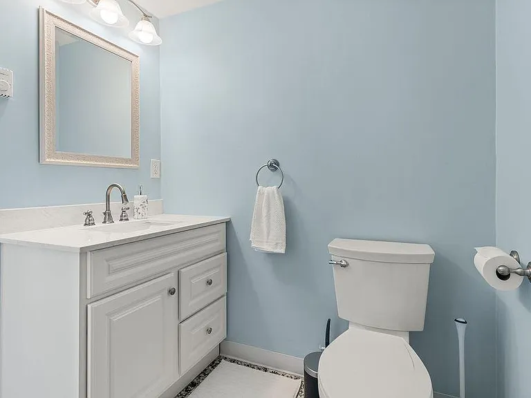 911 Ocean Blvd #9 — Photo 25