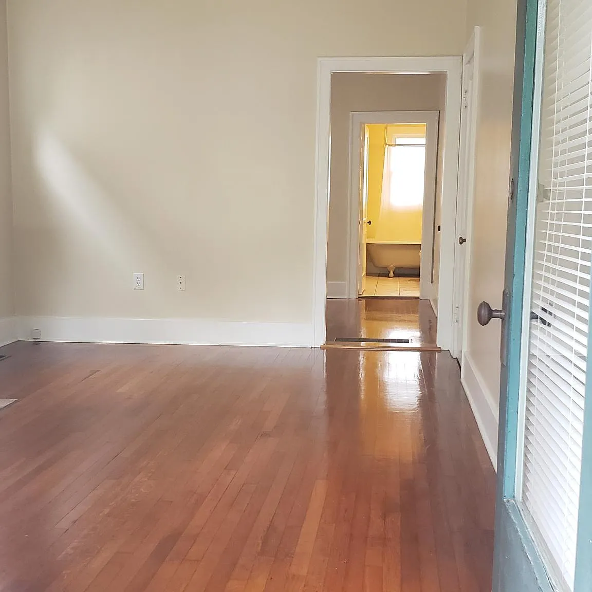 160 Linden Ln — Photo 4
