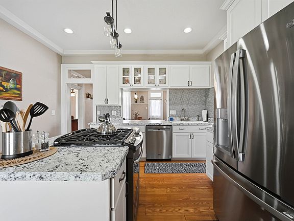 5th image of 1307 Davenport St