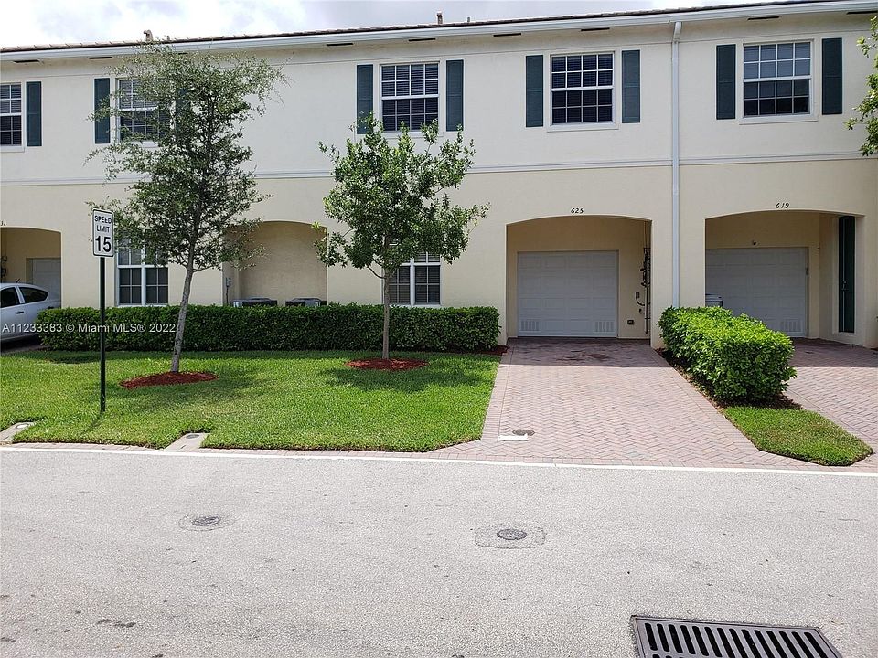 1st image of 625 SW 3rd Ave #625