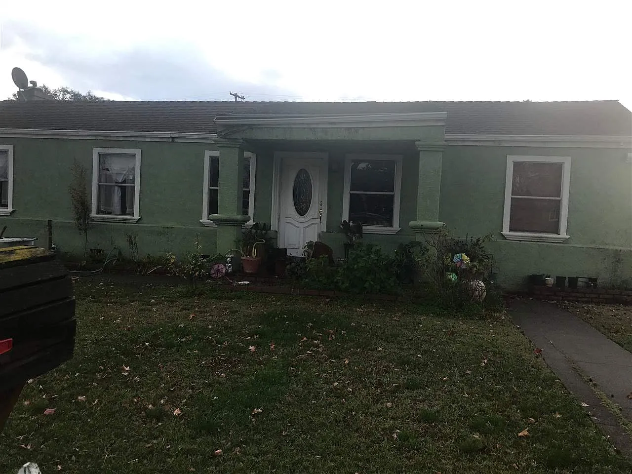 2410 E Poplar St photo 1