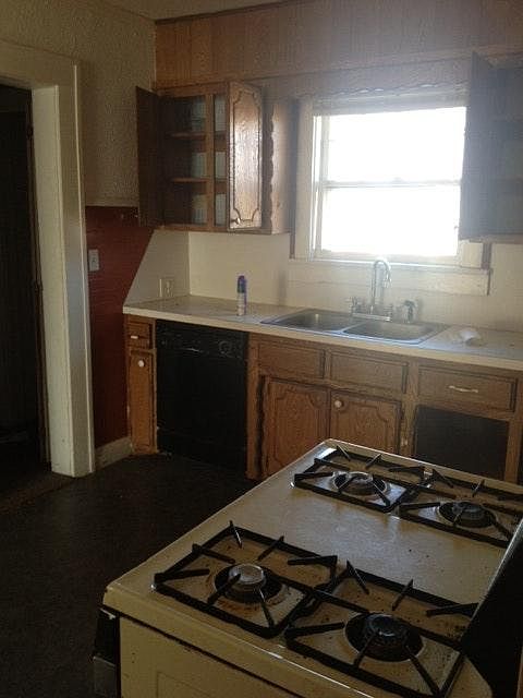 2nd image of 720 S Independence St