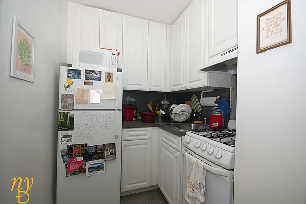 Rented by New York Dwellings LLC | media 17