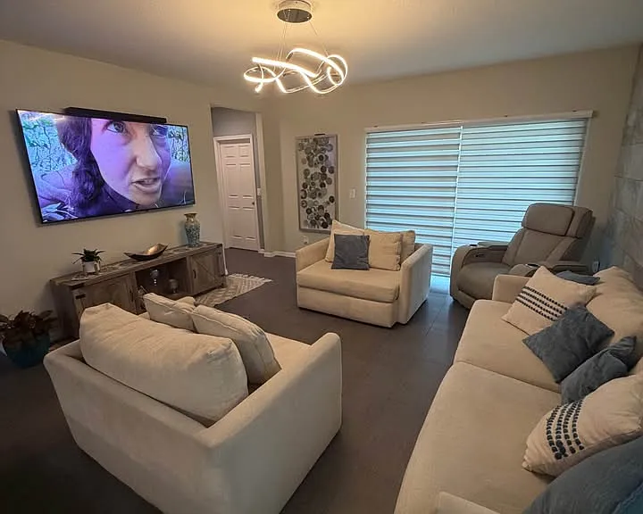 572 Sardinia Cir — Photo 3