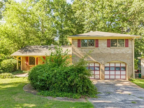 4007 Bontura Ct, Stone Mountain, GA 30083