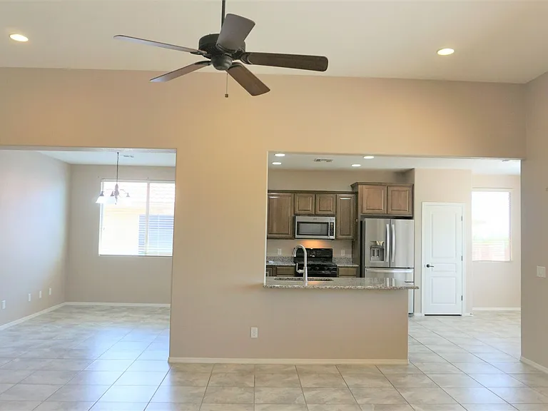 1858 Prairie Grass Dr — Photo 8