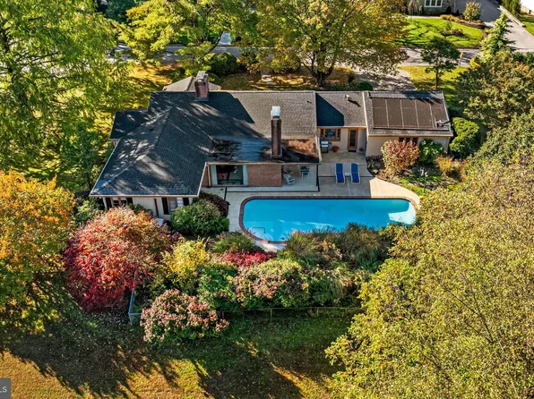 1000 W Wind Ct, Towson, MD 21204