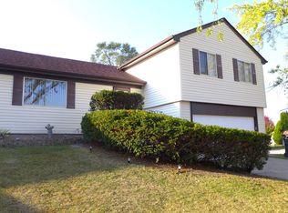 219 Amber Ln, Vernon Hills, IL