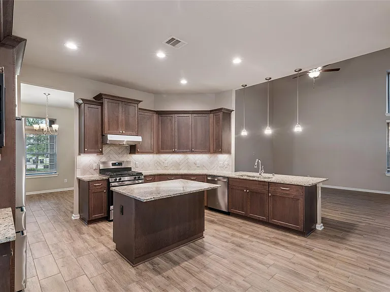 4702 Primrose Valley Ln — Photo 8