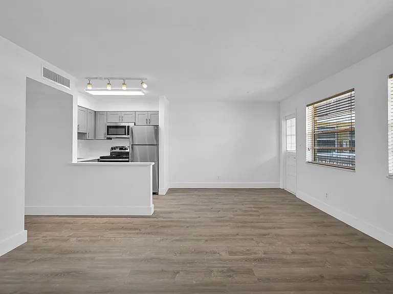 4051 NE 13th Ave #69 — Photo 15