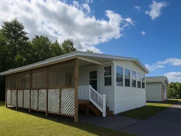 62 Village Dr, Lewiston, ME 04240