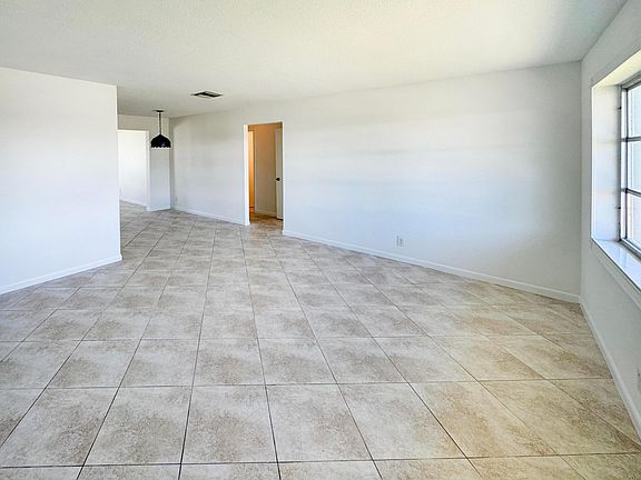 3rd image of 514 SW 20th Street