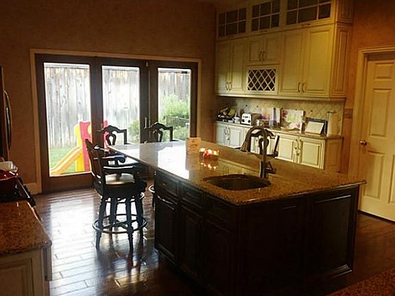 2nd image of 3244 Caravan Dr