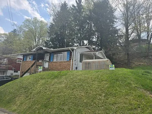 1326 Hillside Dr Photo 1