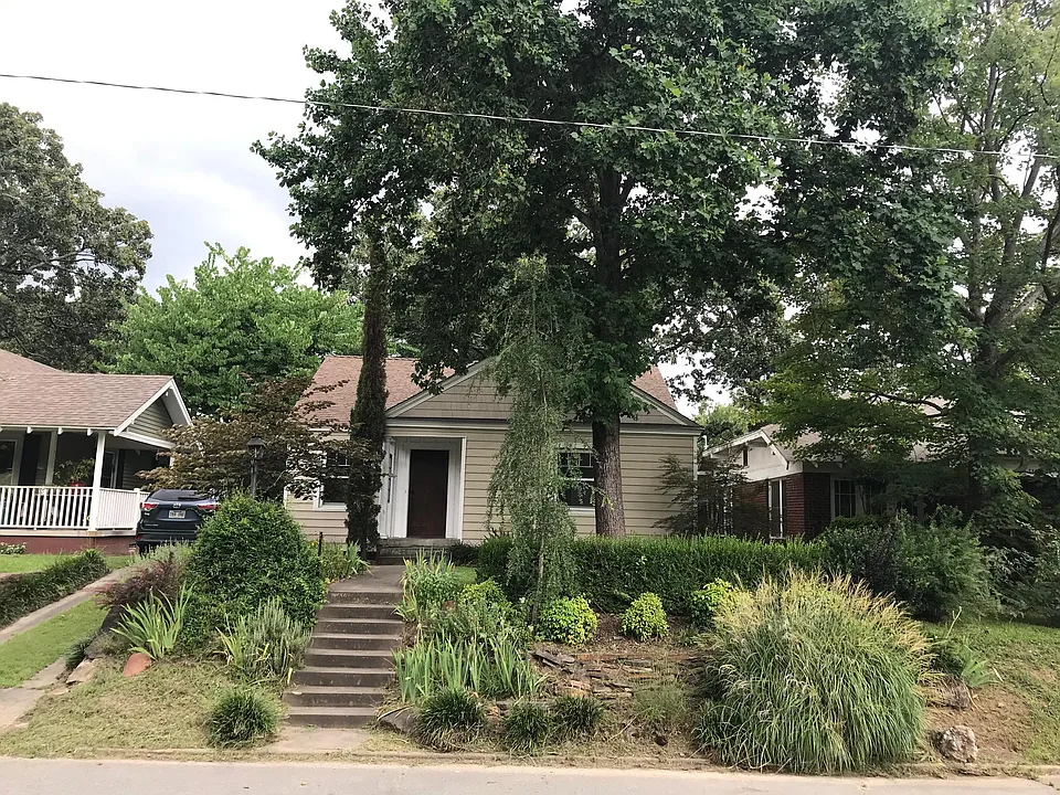 125 W G Ave