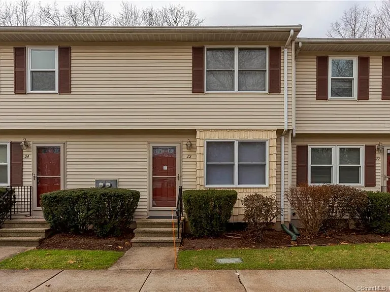 22 Windwood Dr #22 — Photo 1