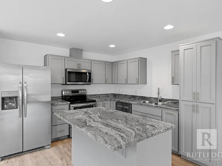 347 Lozier Ln — Photo 5