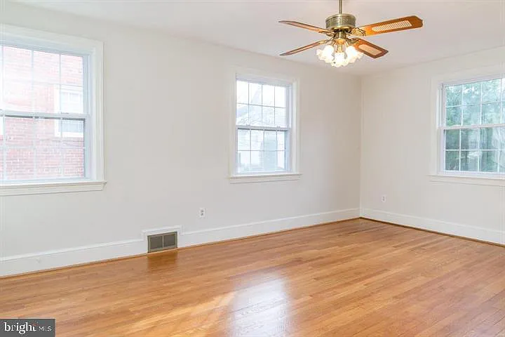 1667 Primrose Rd NW — Photo 12