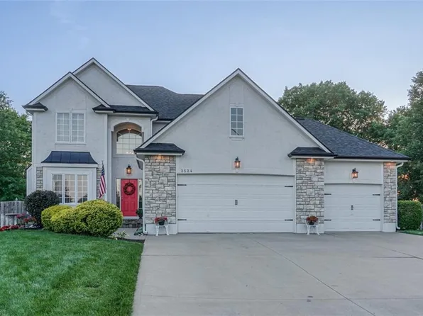 2524 SW Kenwill Ct, Lees Summit, MO 64082