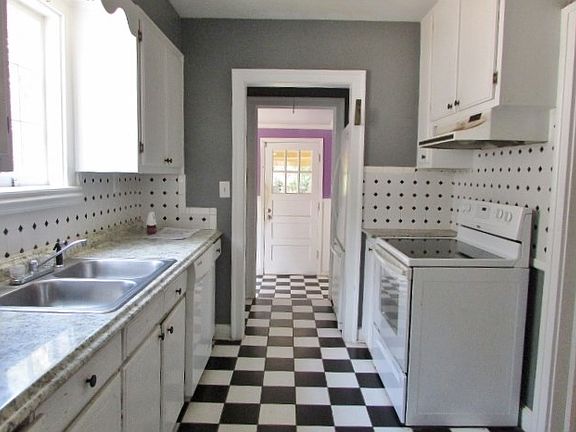 5th image of 110 E Cranford Ave