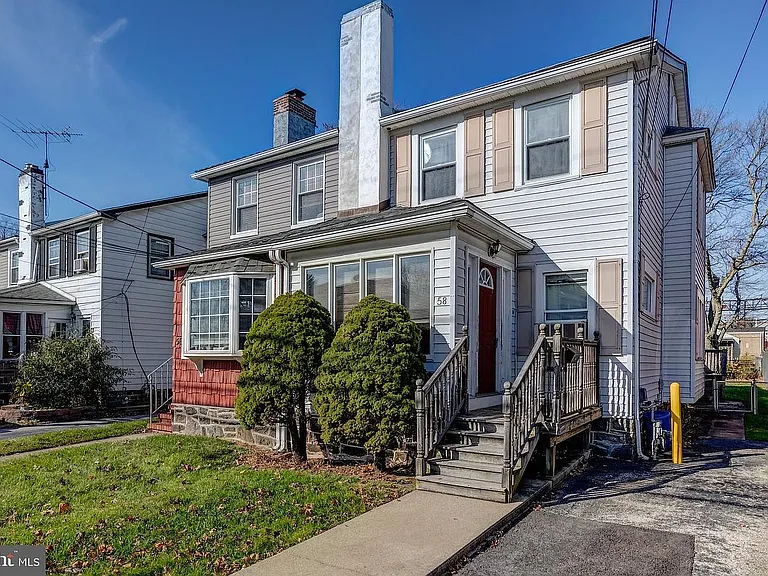 58 N Elmwood Ave — Photo 1